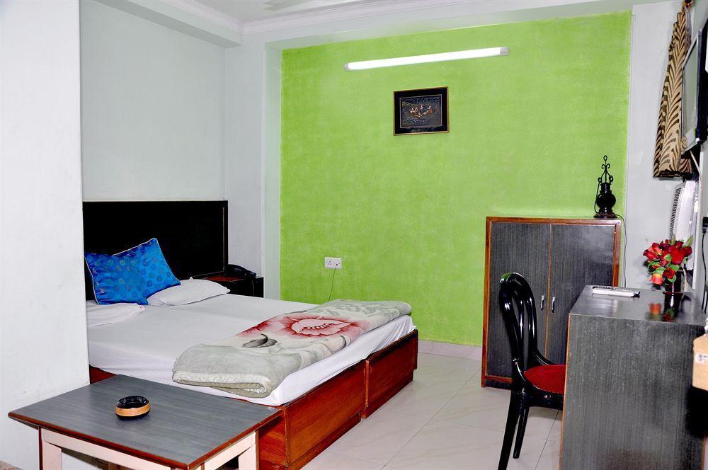 Oyo 3472 Hotel Rama Inn New Delhi Exterior foto